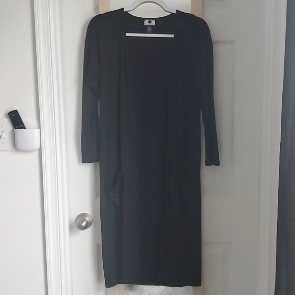 Long Black Duster with Pockets. - Picture 1 of 4